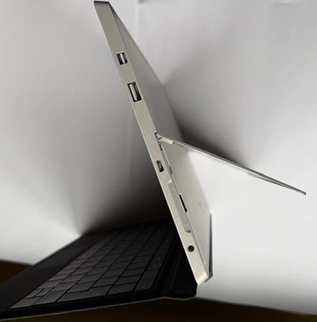 Microsoft Surface3 + 専用キーボード + ACアダプター