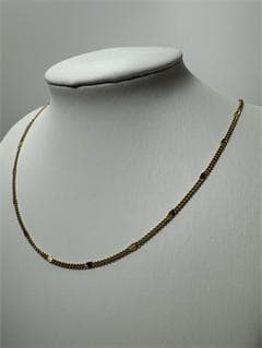 《日本製》K18ゴールドチェーンネックレス ビーズ装飾付き2.2g