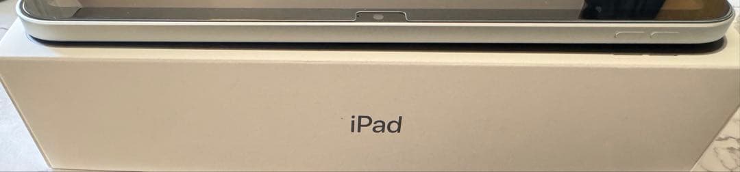 Apple iPad シルバー 本体 充電器付き
