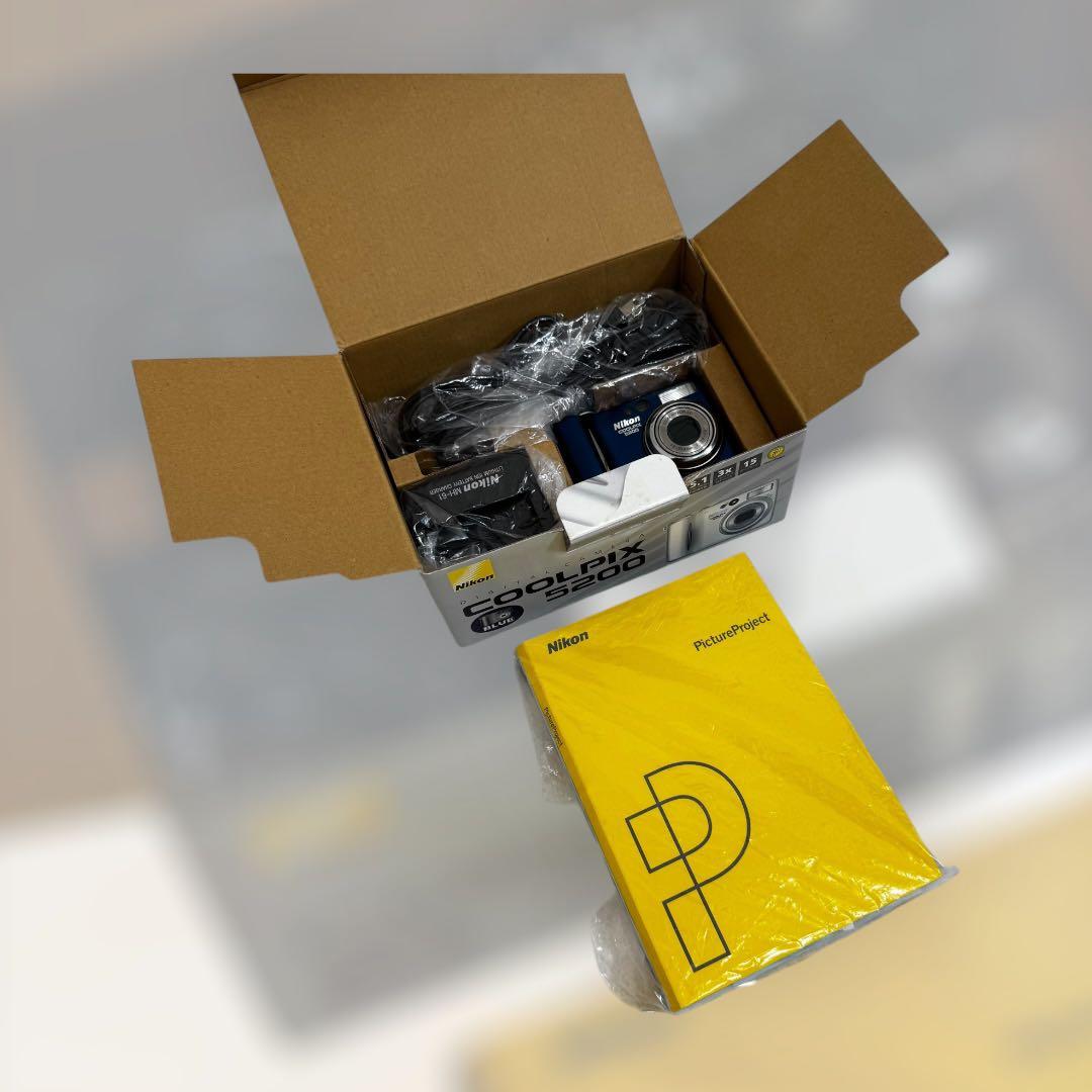 8754.ニコン クールピクス 5200 オールドコンデジ ブルー