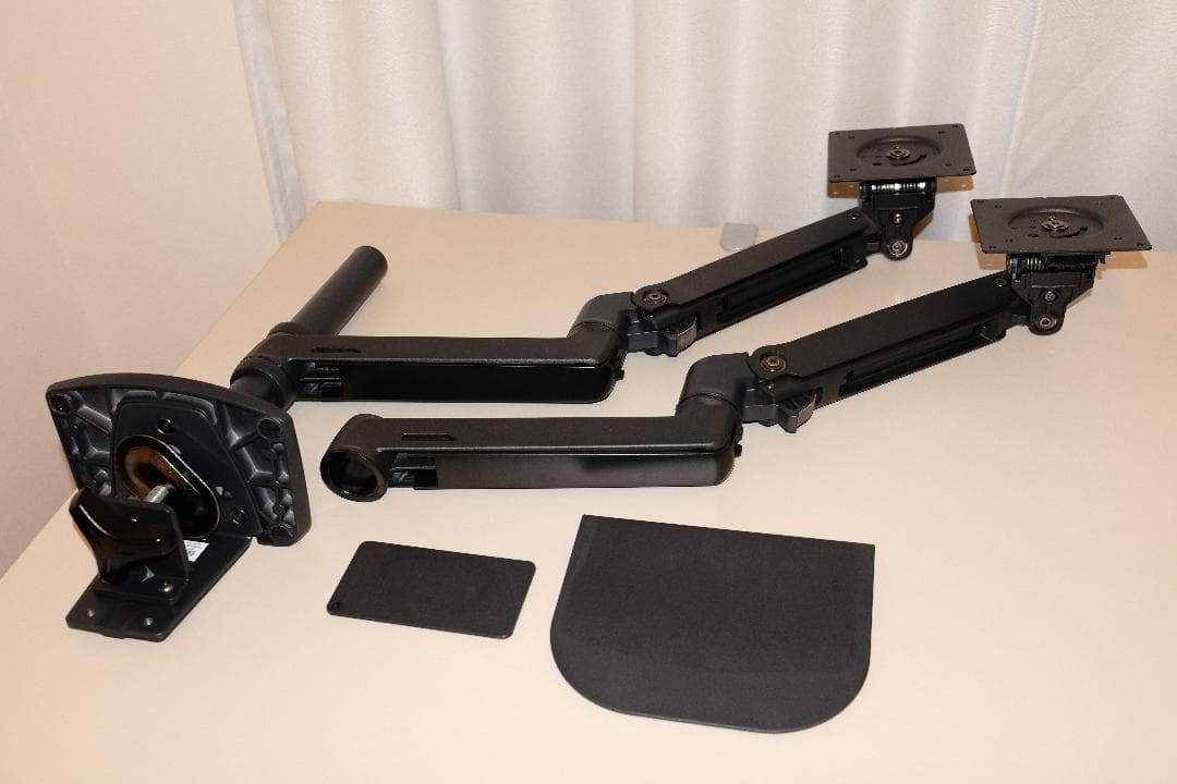 ブラック モニターアーム クランプ式