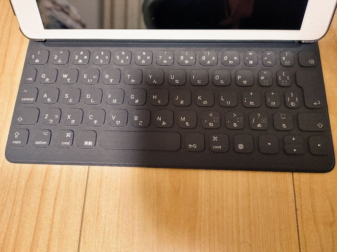 iPad 第7世代 Wi-Fi 32GB　純正キーボードセット