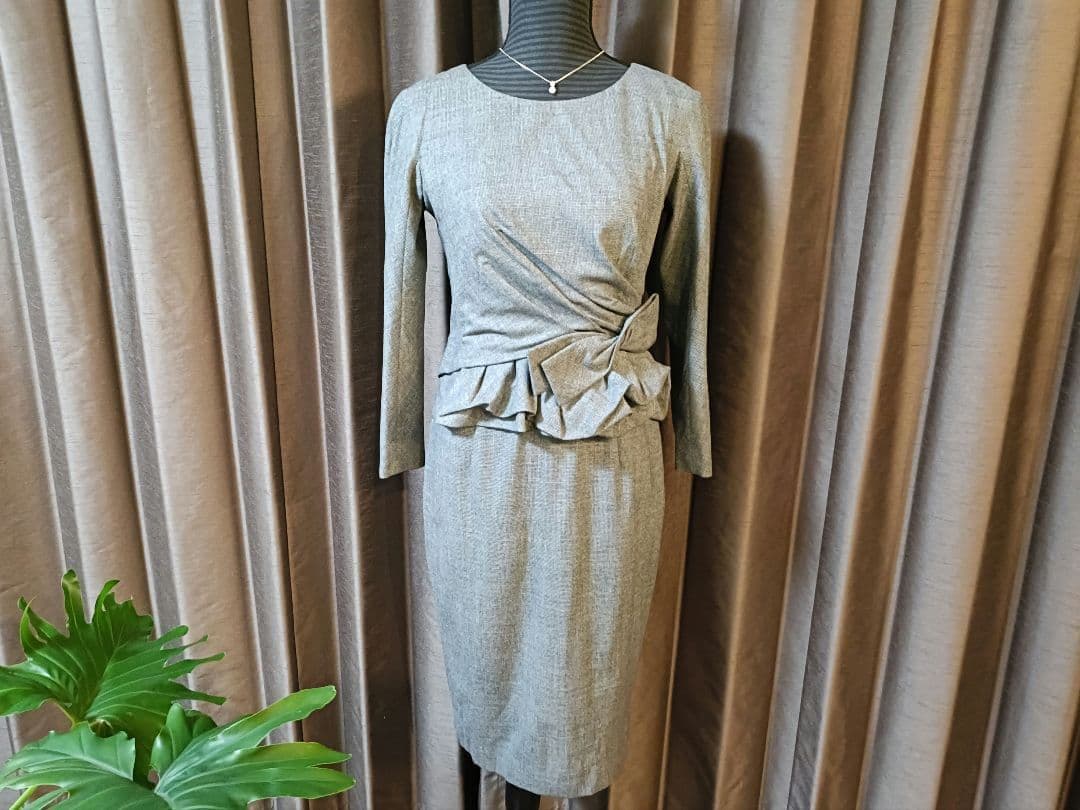 極美品☆ポールカ☆高級ウールデザインドレープワンピース38グレーチェック