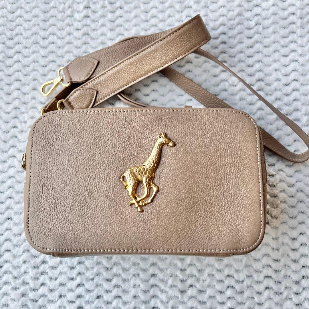 イアパピヨネ ブルックリンチャーム キリン スクエアショルダーバッグ モカ