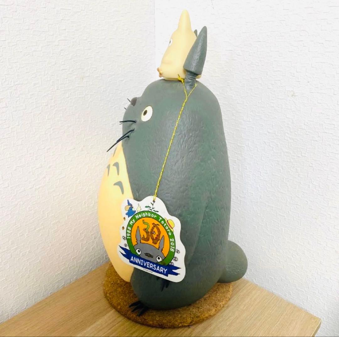 大きな大きなトトロ貯金箱