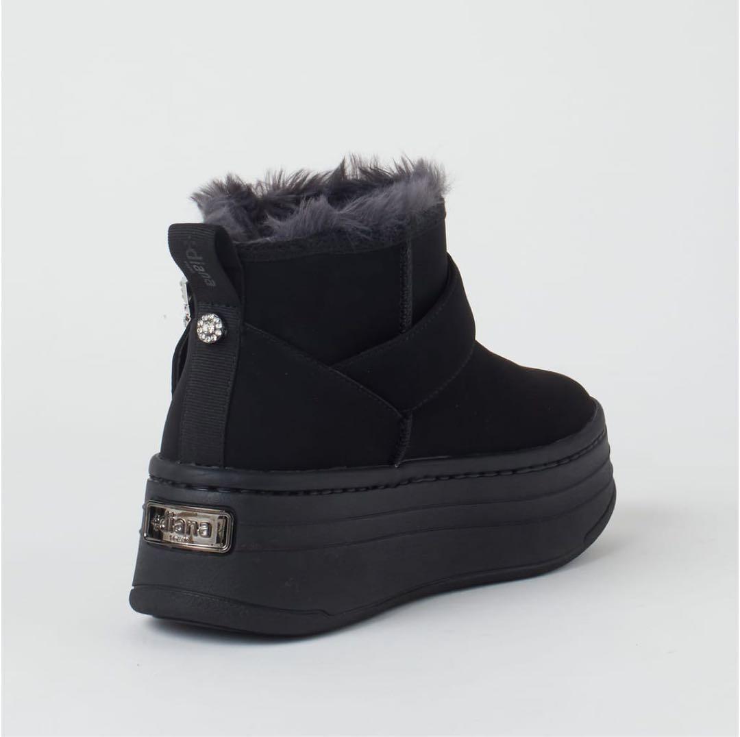 新品　diana プラスダイアナ　まるみシルエットが可愛いあったか厚底ブーツ 黒