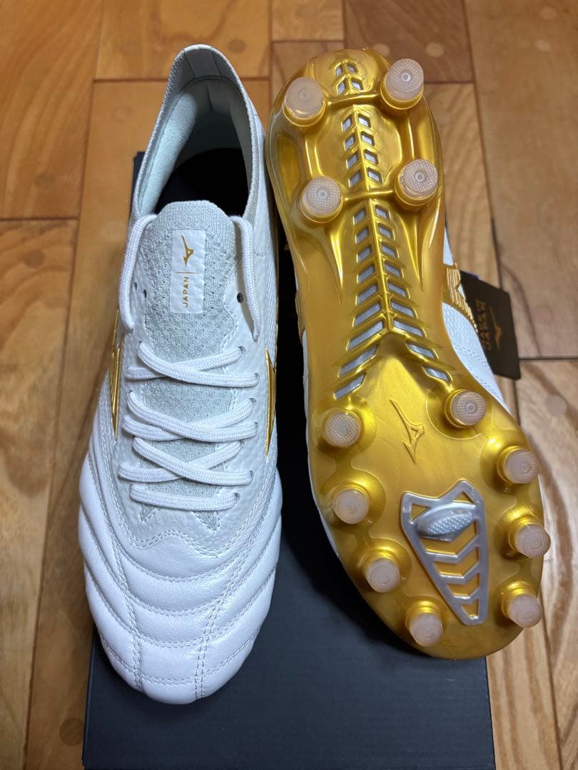 新品　最新　激レア　限定カラー　ミズノ　モレリア ネオ4 β JAPAN