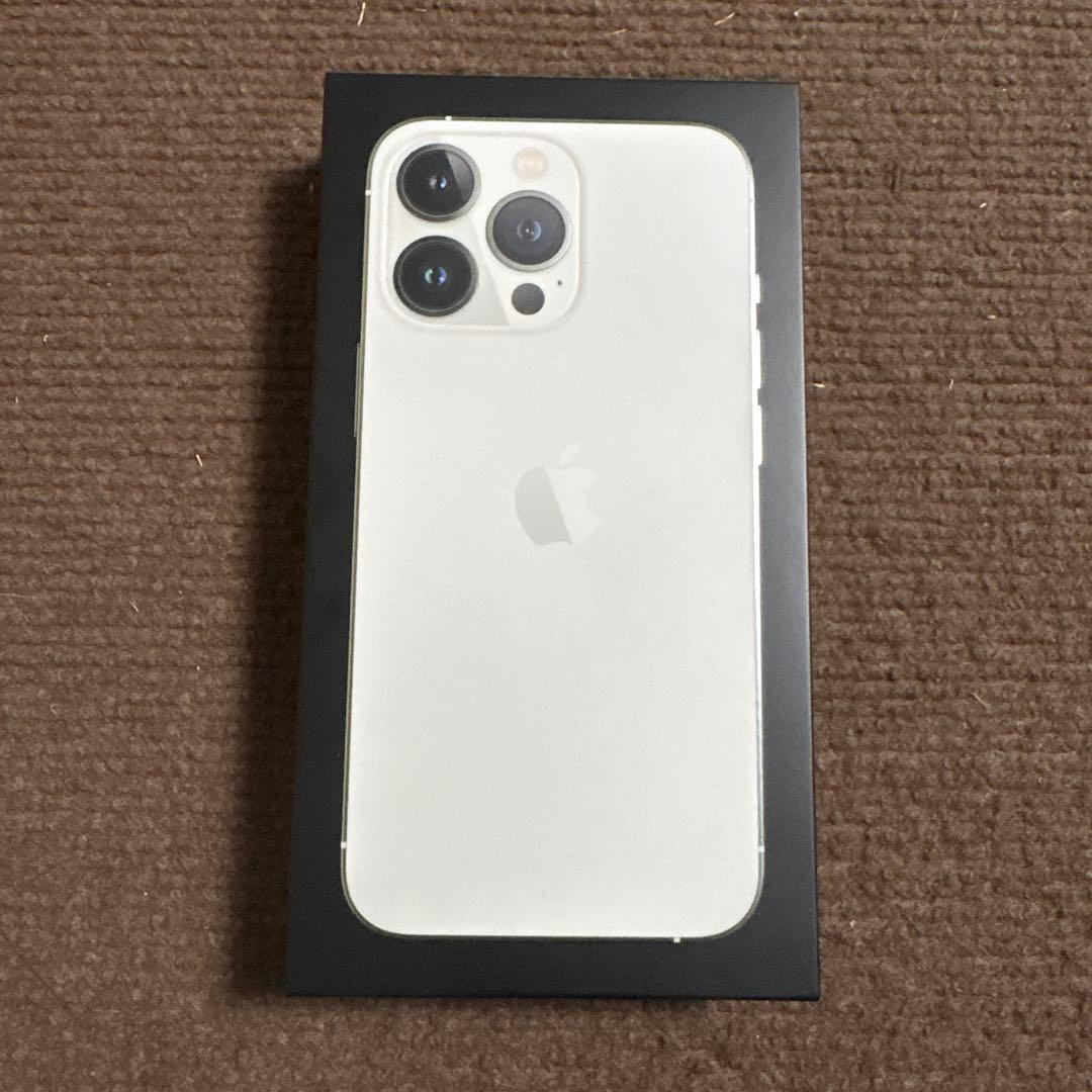 iPhone13pro (箱、新品ライトニング付)