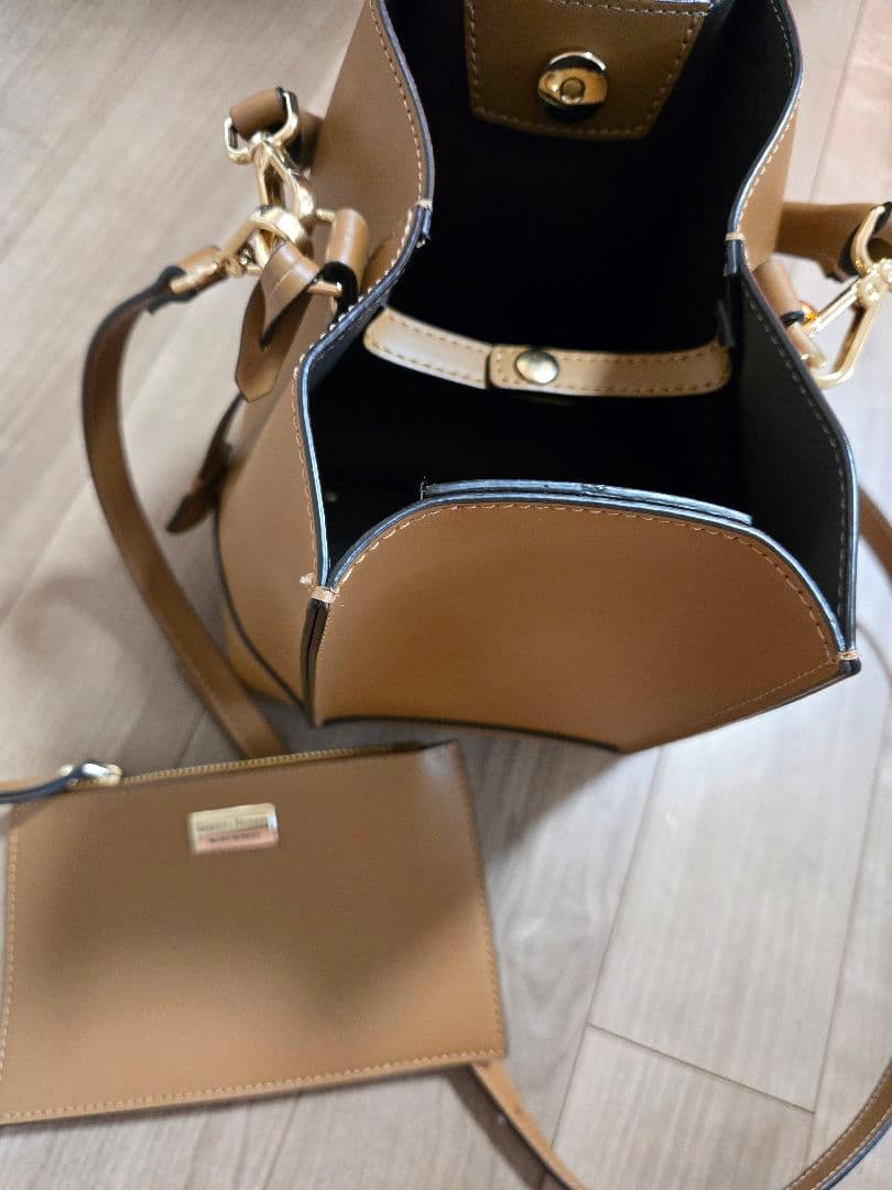 ジャンニノターロ　ブラウン バケットバッグ ポーチ付き