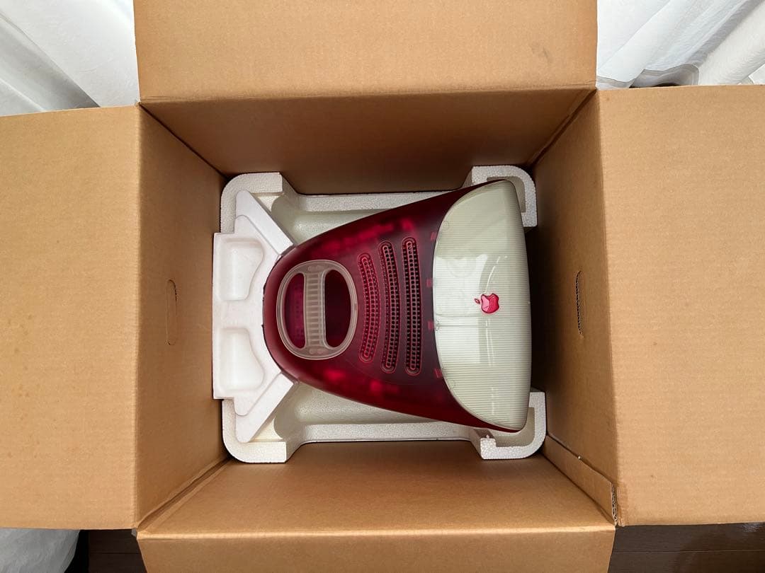 Apple iMac G3 ストロベリー　オリジナルのキーボード付き