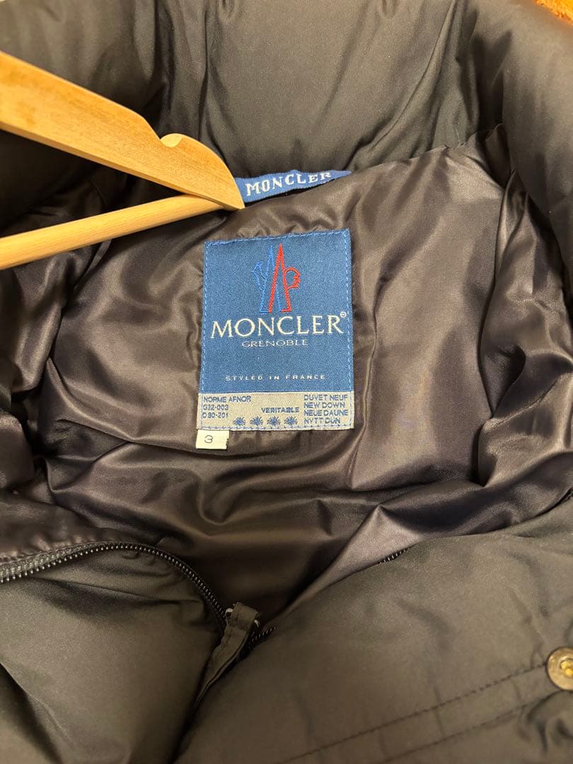 み　MONCLER ダウンジャケット