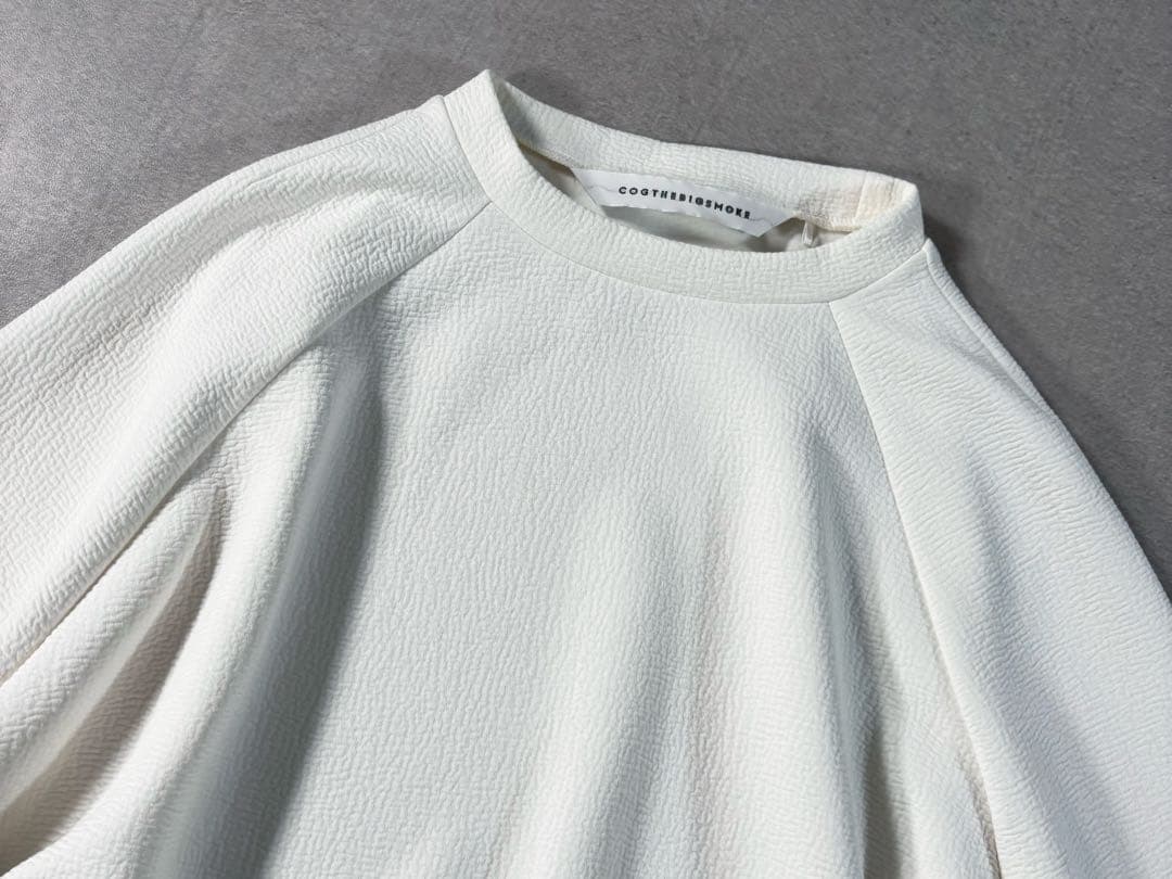 極美品 25SS COGTHEBIGSMOKE デイジートップ エンボス加工