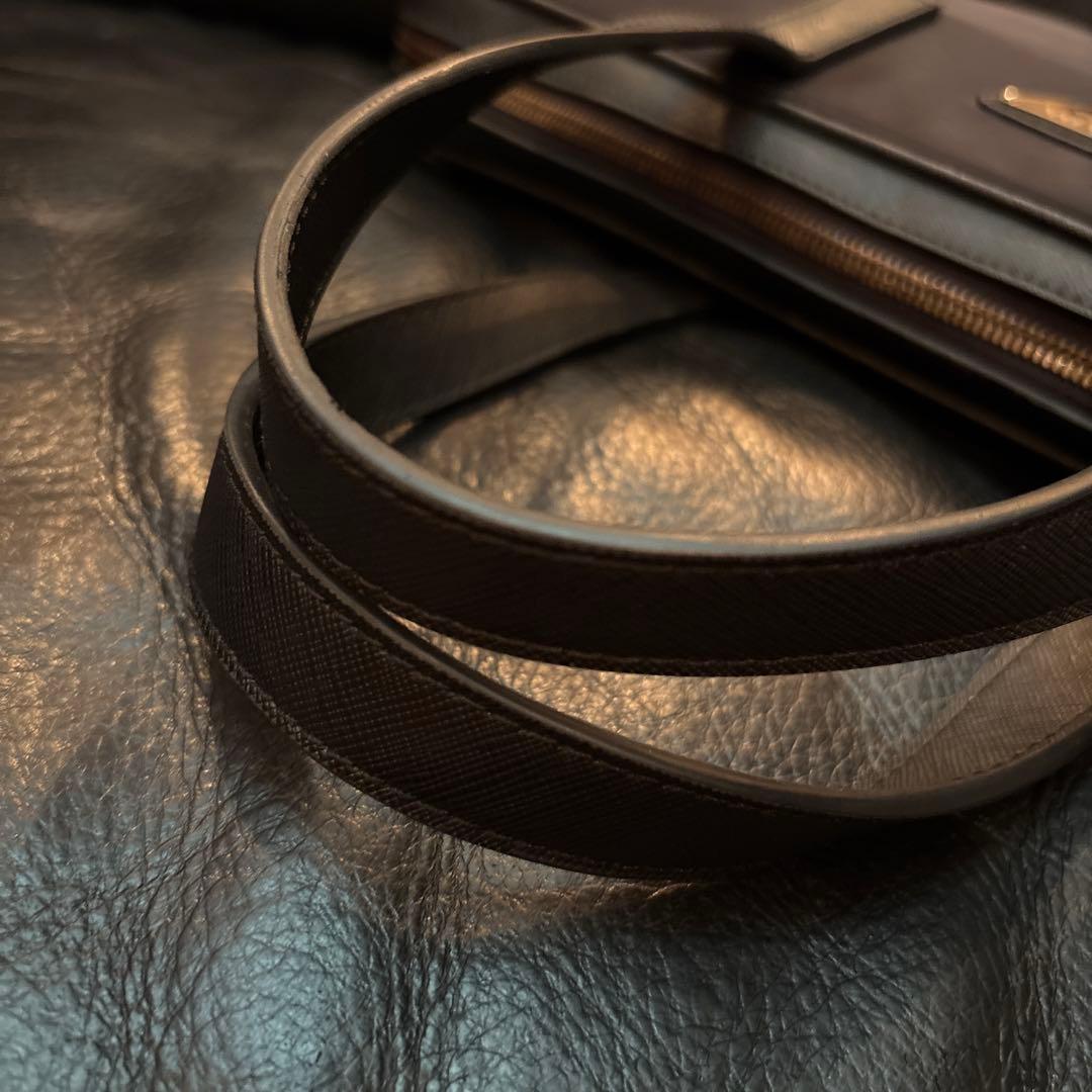 美品　PRADA ブラック ビジネスバッグ