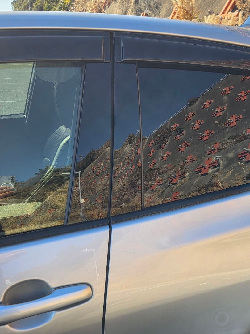 エンジンさん専用プリウス50サンシェードフィルム透過率３０%運転席助手席小窓2枚