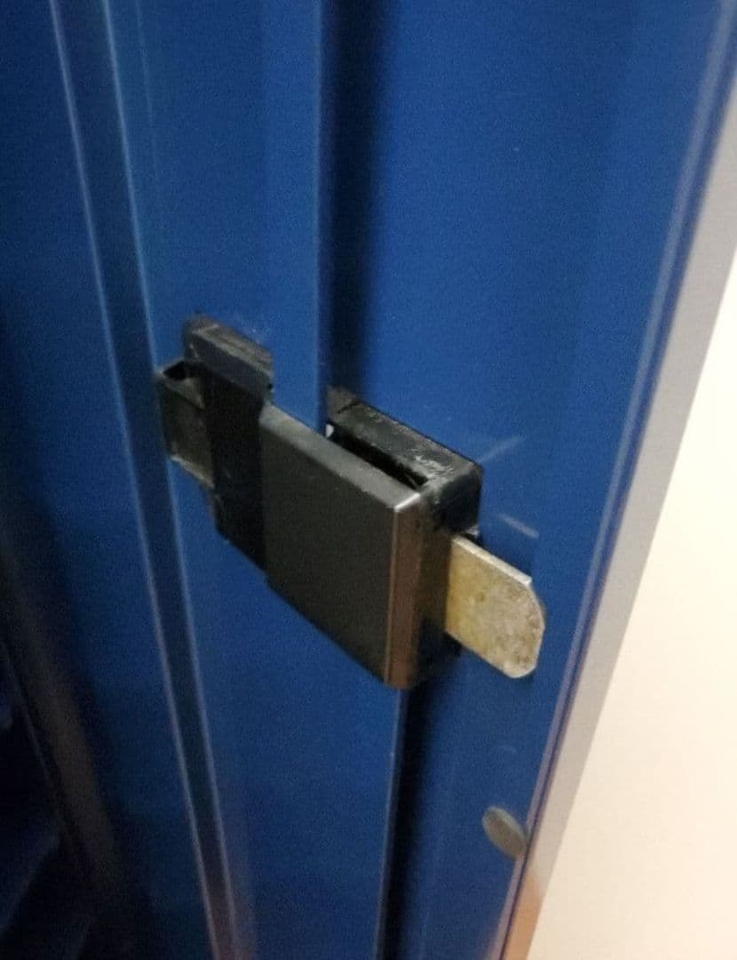 鍵付き【スチールロッカー】