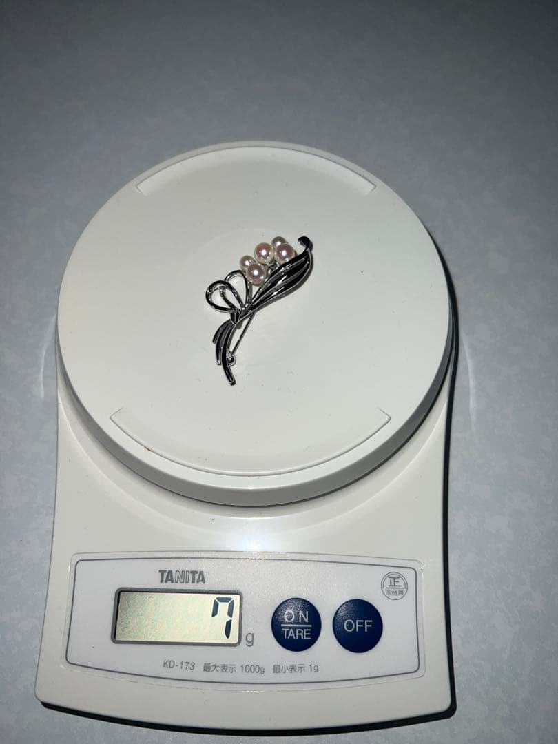 シルバー パール ブローチ 専用ケース付き　コサージュ風