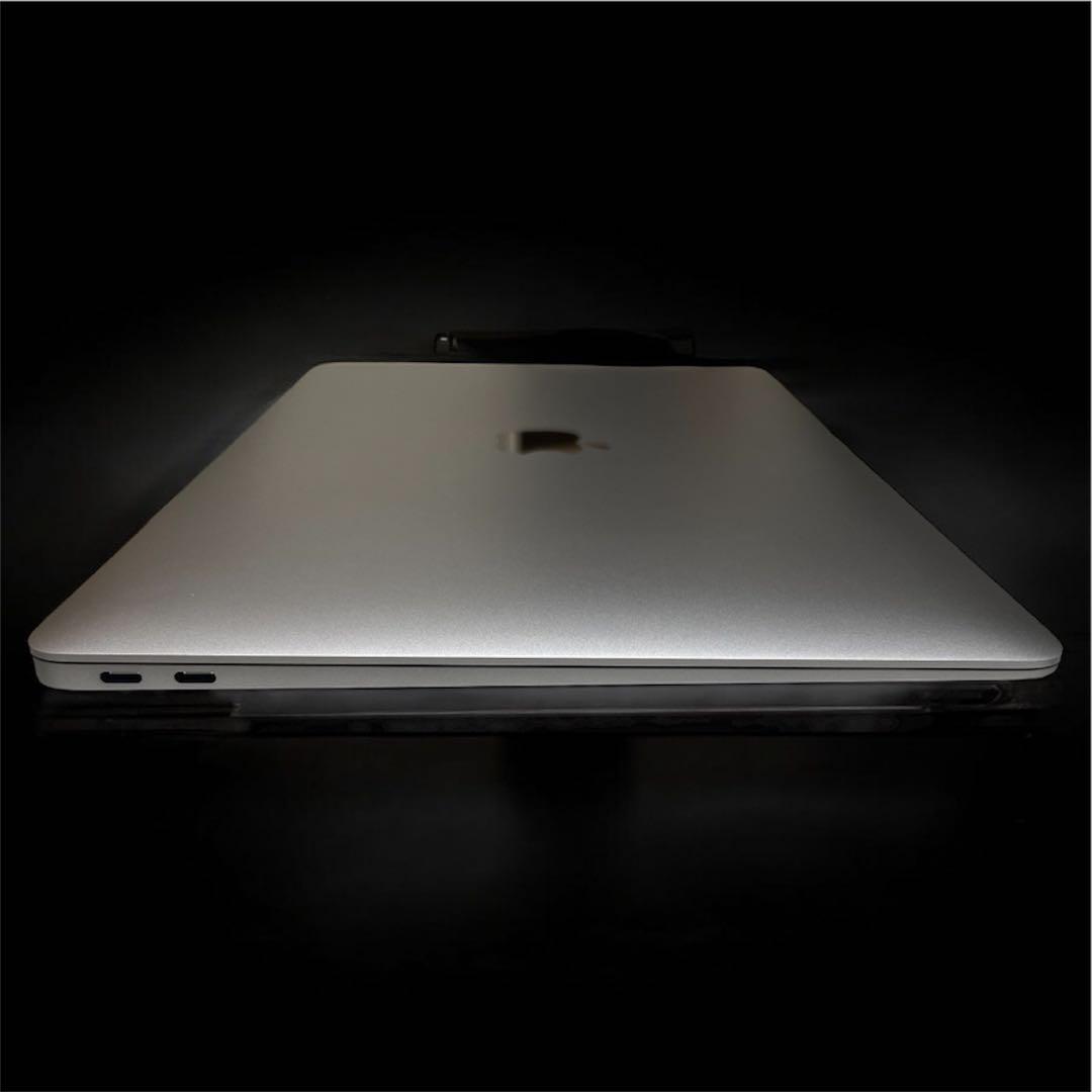 d*i様 ほぼ未使用美品 MacBook Air i3 8GB 256GB 20