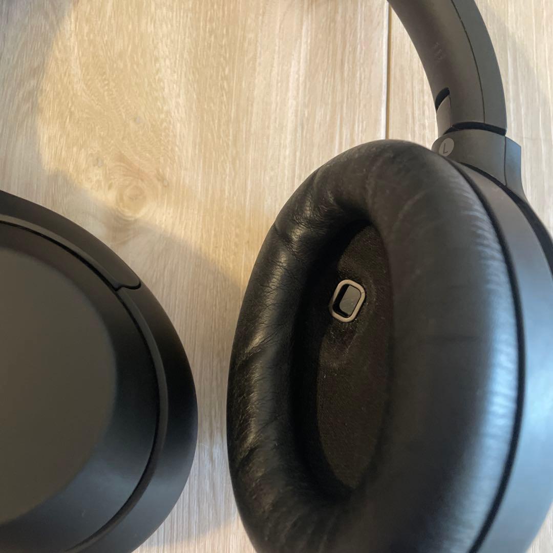 SONY WH 1000 XM4 ワイヤレスヘッドホン　ケースあり
