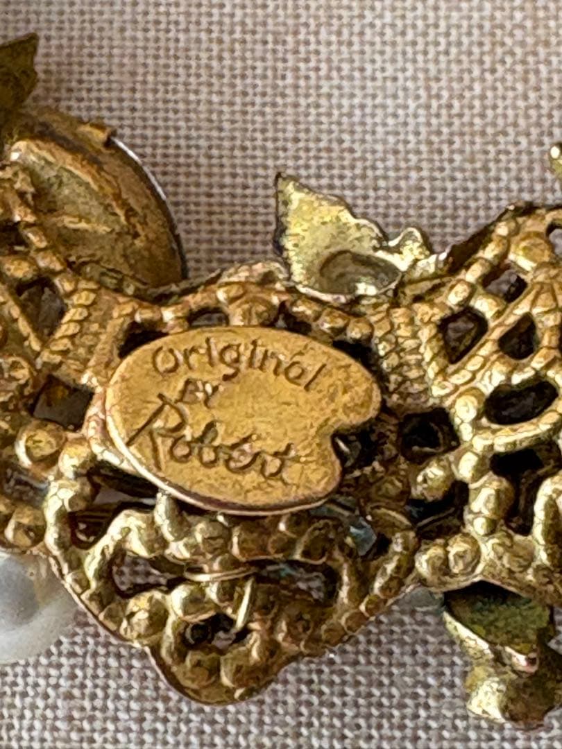 Original by Robert 花輪ブローチ