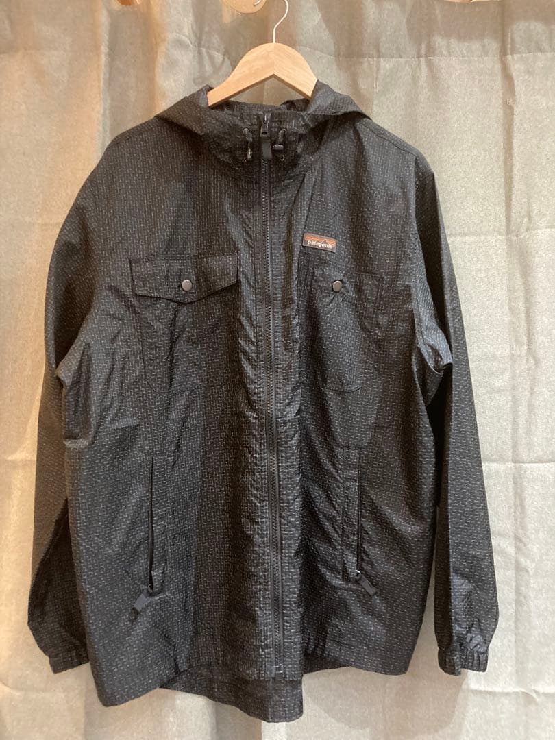 patagonia ブラック ナイロンジャケット L