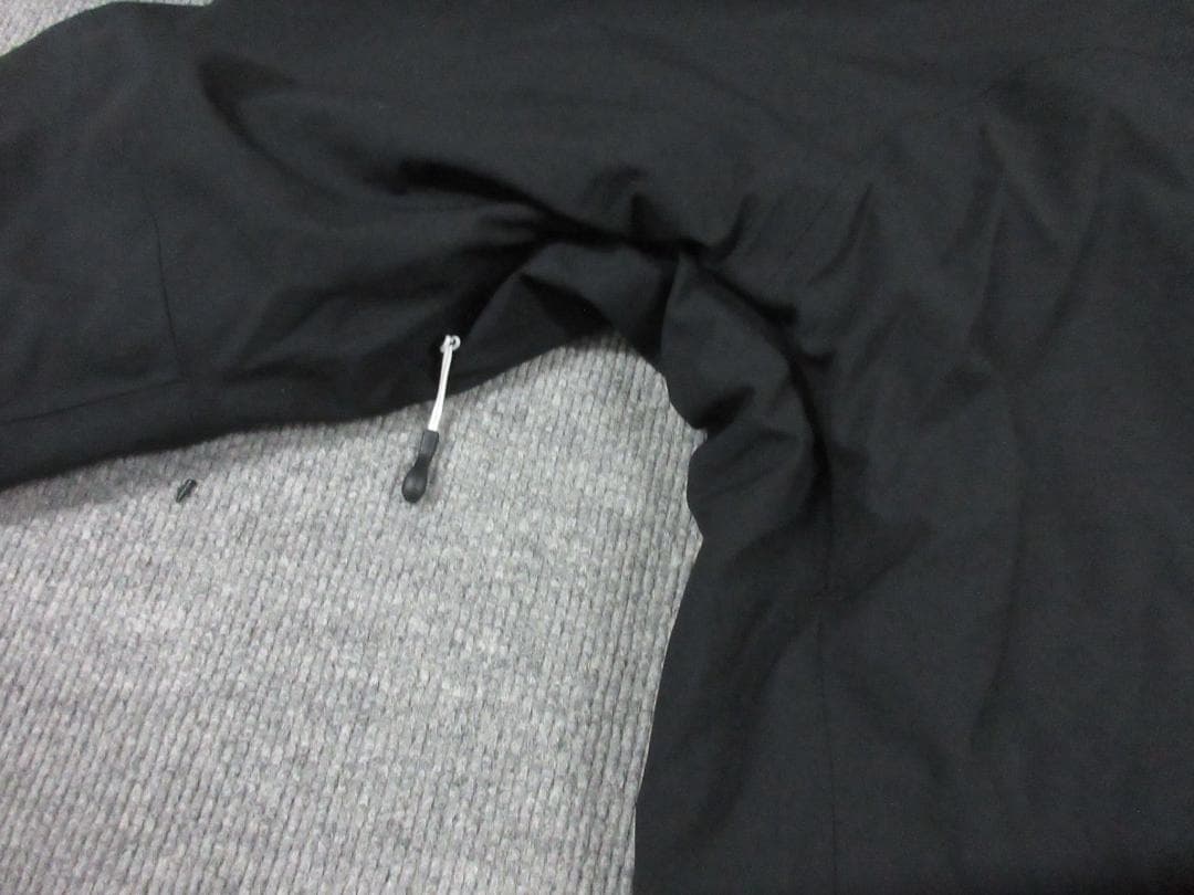 未使用　オンヨネ　Lサイズ　デモ　ジャケット　　黒