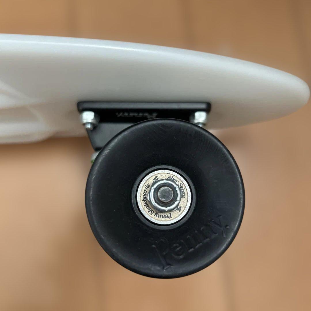 Penny ペニー　スケートボード 22インチ　ホワイト 蓄光 クルーザータイプ