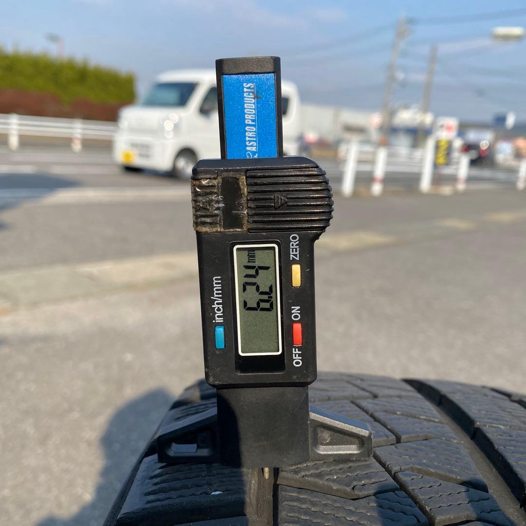 中古溝ありピレリスタッドレスセット90系ノア、ヴォクシー205/60R16