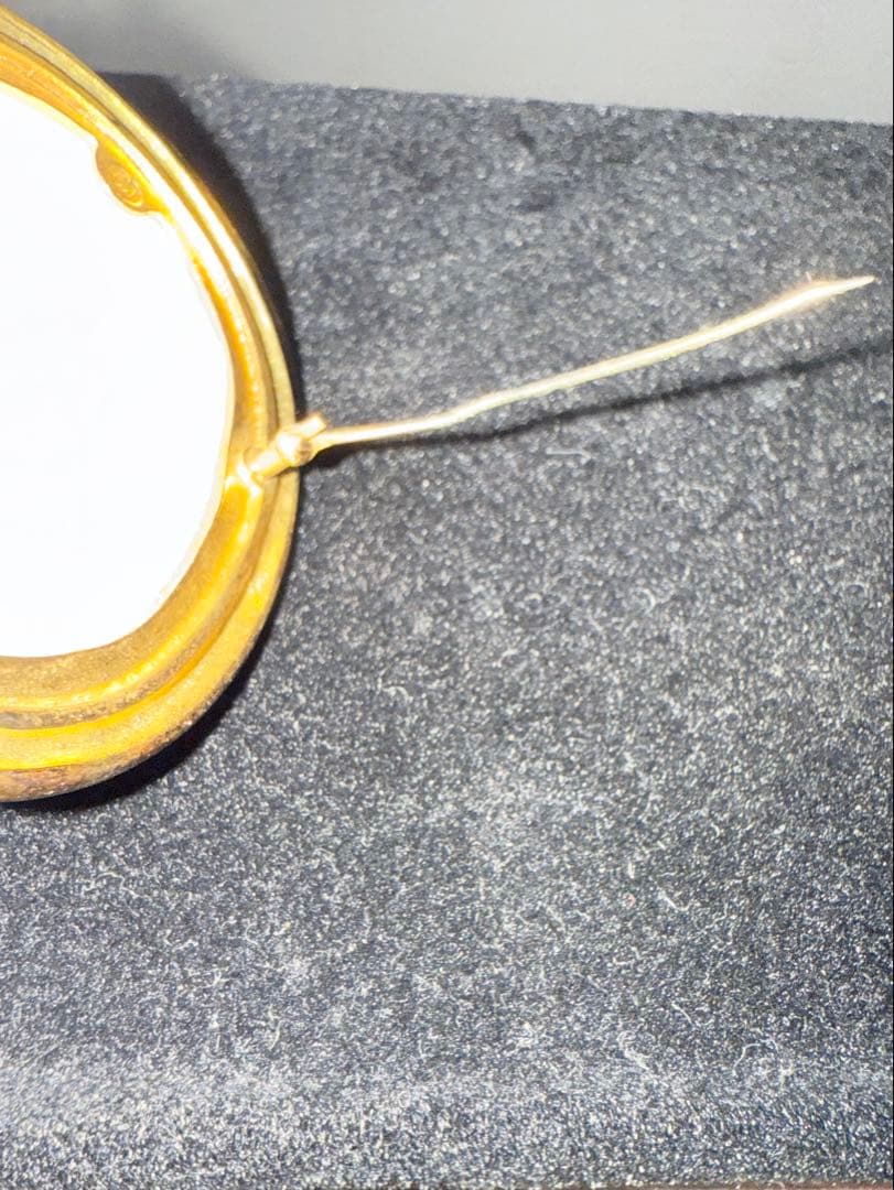 アキオ モリ（森暁雄）ブローチ