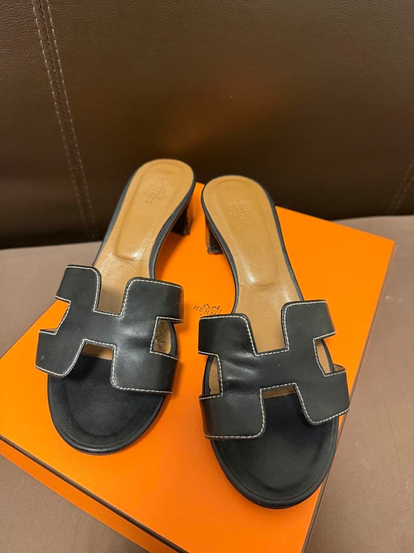 HERMES ブラックレザー ミュールサンダル