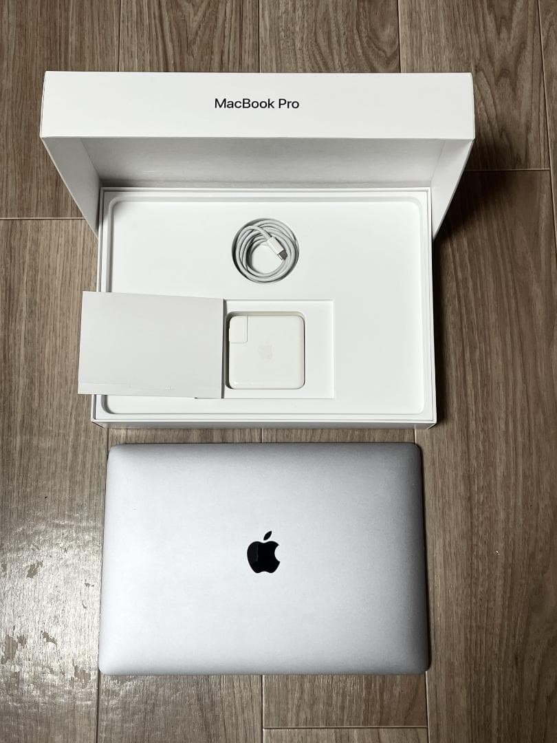 MacBook Pro 13インチ 2017 メモリ16GB 箱・純正充電器付き