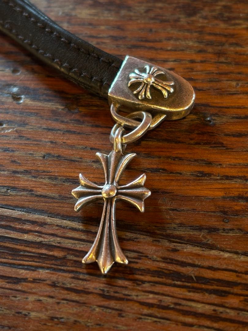 クロムハーツのクロスチャーム キーホルダー、スマホストラップ