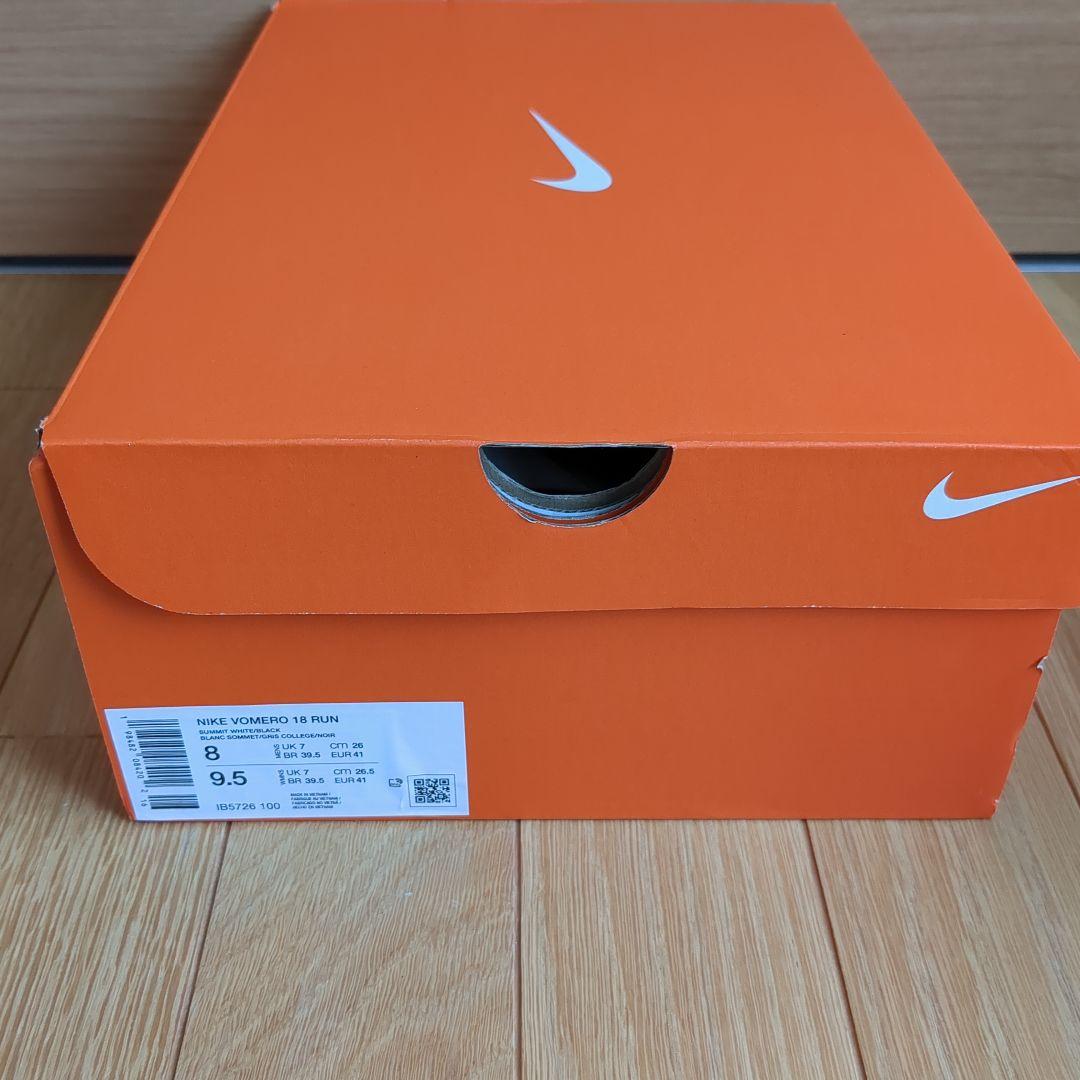 新品 未使用 Nike Vomero18 26cm 白 ナイキ ボメロ18