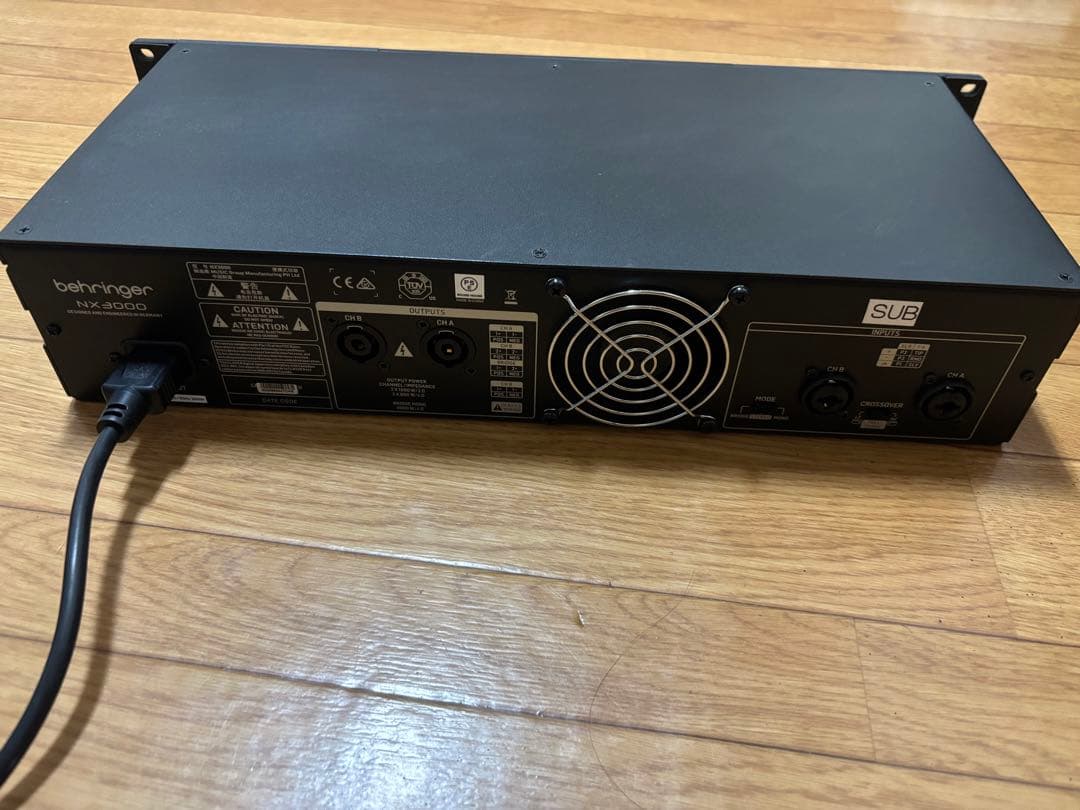 BEHRINGER NX-3000 パワーアンプ