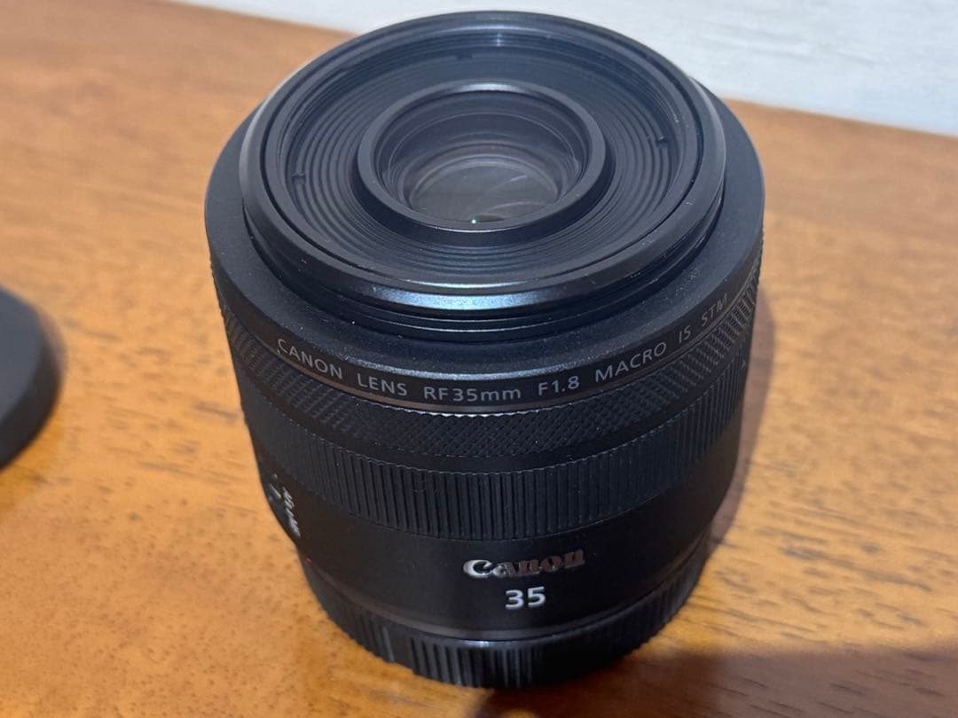 Canon RF 35mm F1.8 MACRO IS STM レンズフード付き