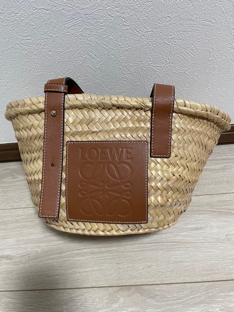 LOEWE ロゴ付きかごバッグ