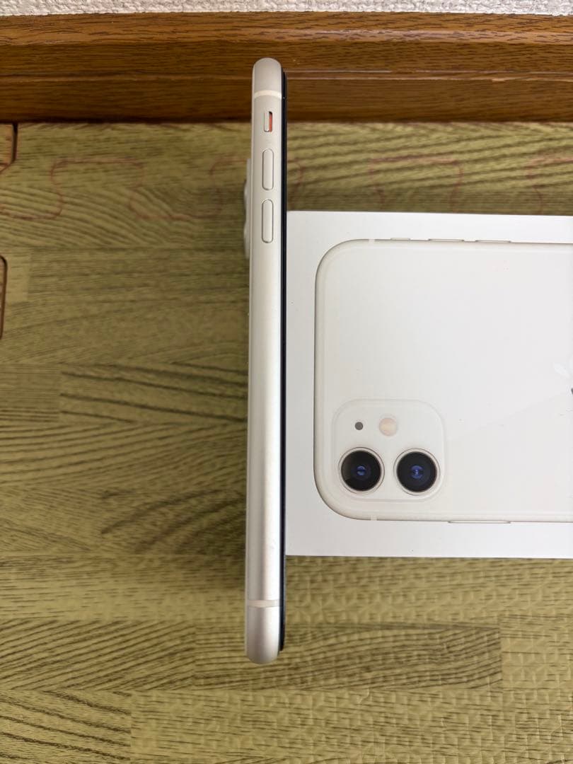Apple iPhone 11 128GB ホワイト 箱付き