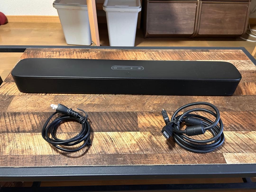 JBL サウンドバー 本体とケーブル