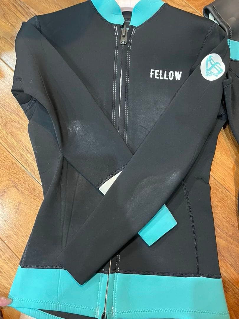 FELLOW ウェットスーツ 上下セット 黒/水色