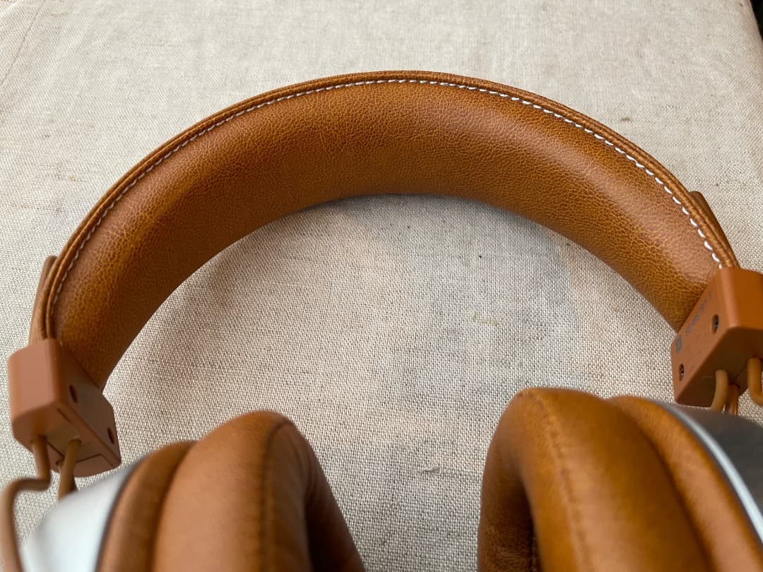 完動品バッテリーOK・Pioneer ワイヤレスヘッドフォン新品同様