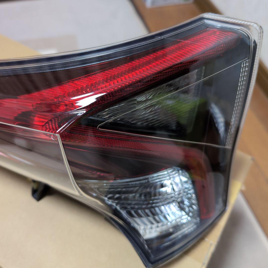 トヨタ プリウス50前期 テールランプ