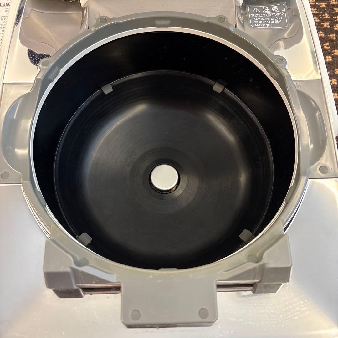 象印　炎舞炊き　炊飯器　2021年製　NW-LB10 絹白2022年1月下旬購入