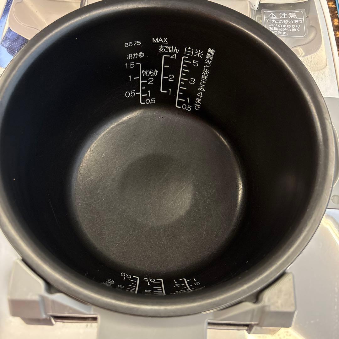 象印　炎舞炊き　炊飯器　2021年製　NW-LB10 絹白2022年1月下旬購入