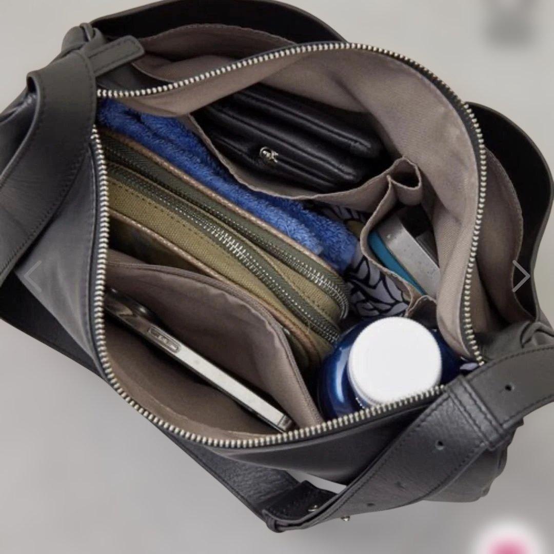 新品　未使用　イヤ　パピヨネ　スワロー　マチ　ショルダー　バッグ