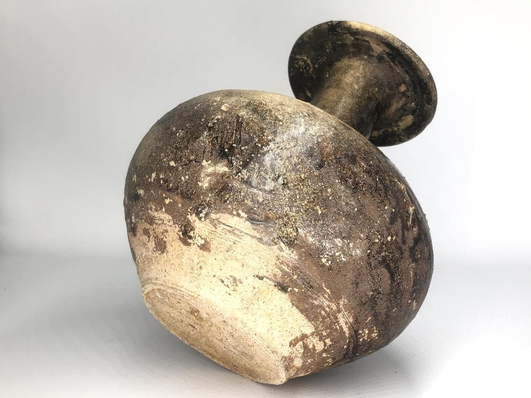 【 緑褐釉鍔口線刻文壺 】　クメール陶　12～14世紀　蔵出初品