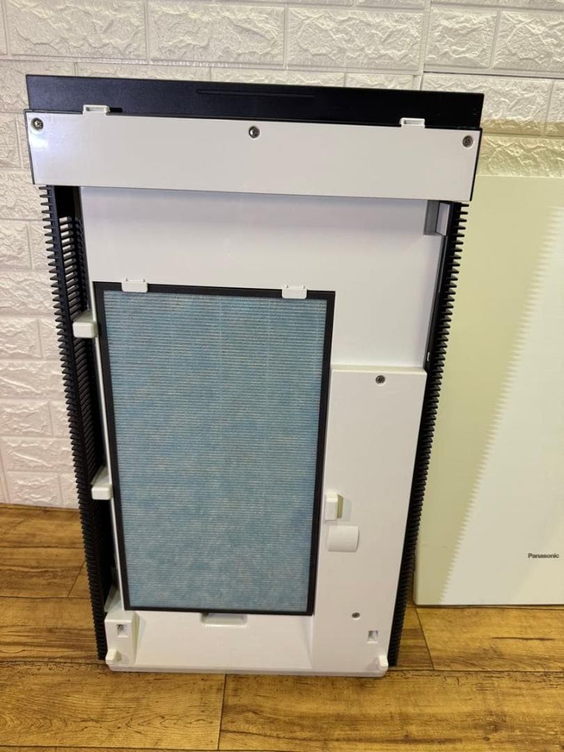 Panasonic 次亜塩素酸空間除菌脱臭機　F-MVB23 ジアイーノ