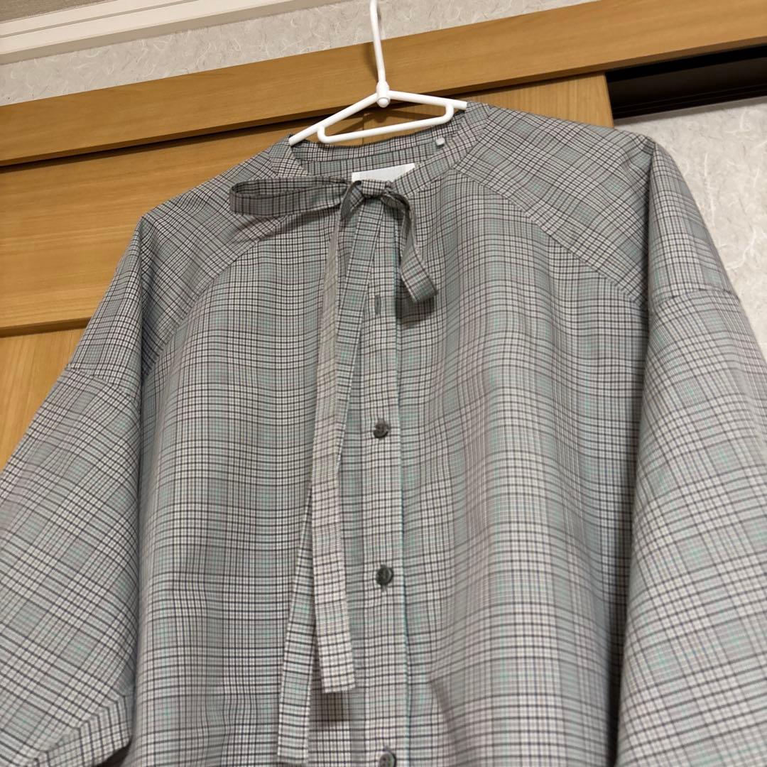 OHGA グレー系チェック リボン付き長袖シャツ