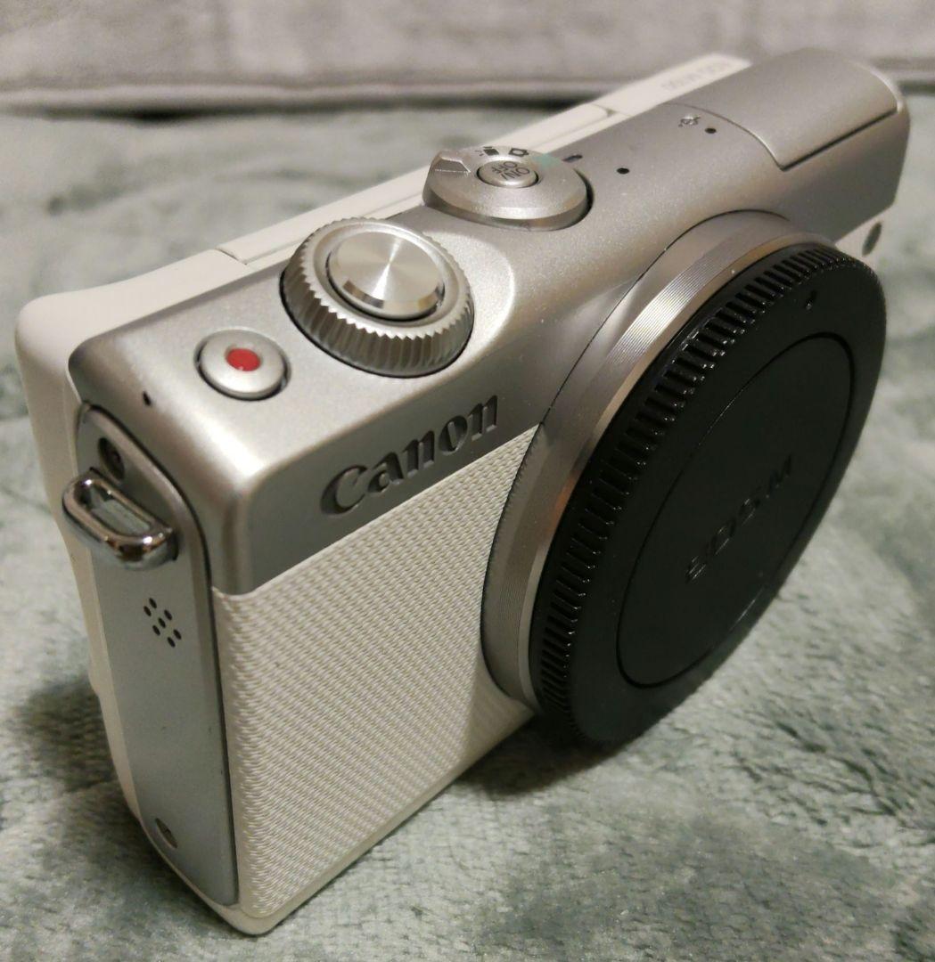 Canon Eos m100 ミラーレスホワイト　レンズ２本付き