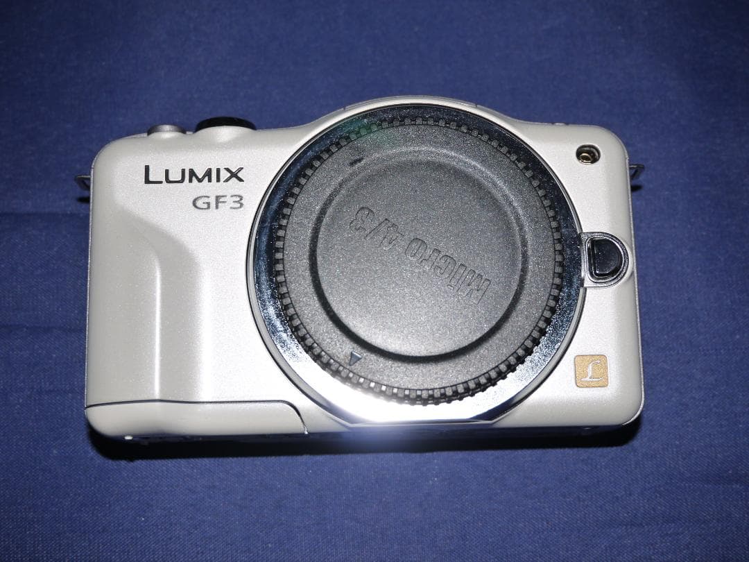 軽量　高画質　パナソニック　LUMIX DMC-GF3　ボディ　人気色のホワイト