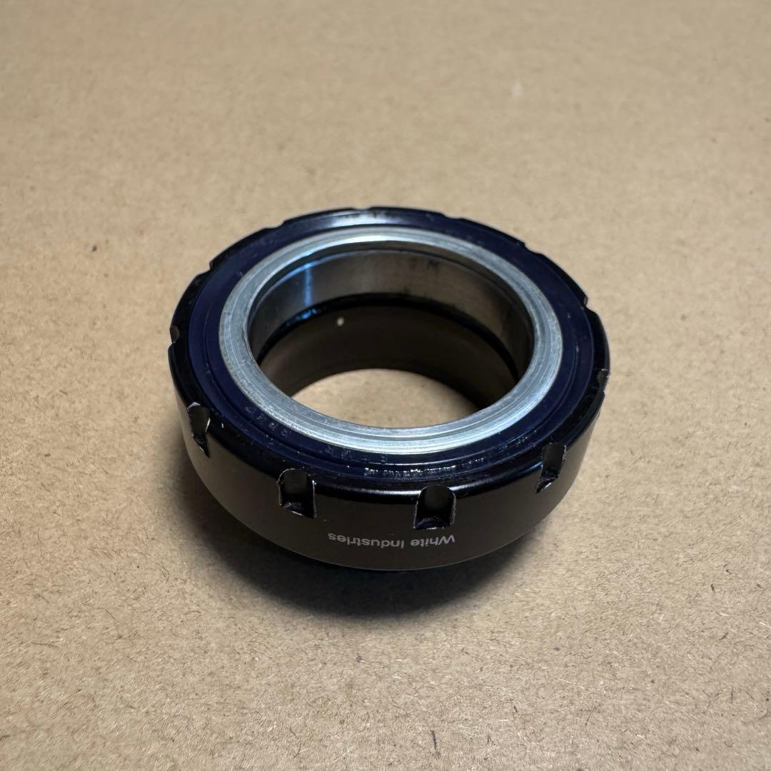 WHITE INDUSTRIES ホワイトインダストリーズ ボトムブラケット