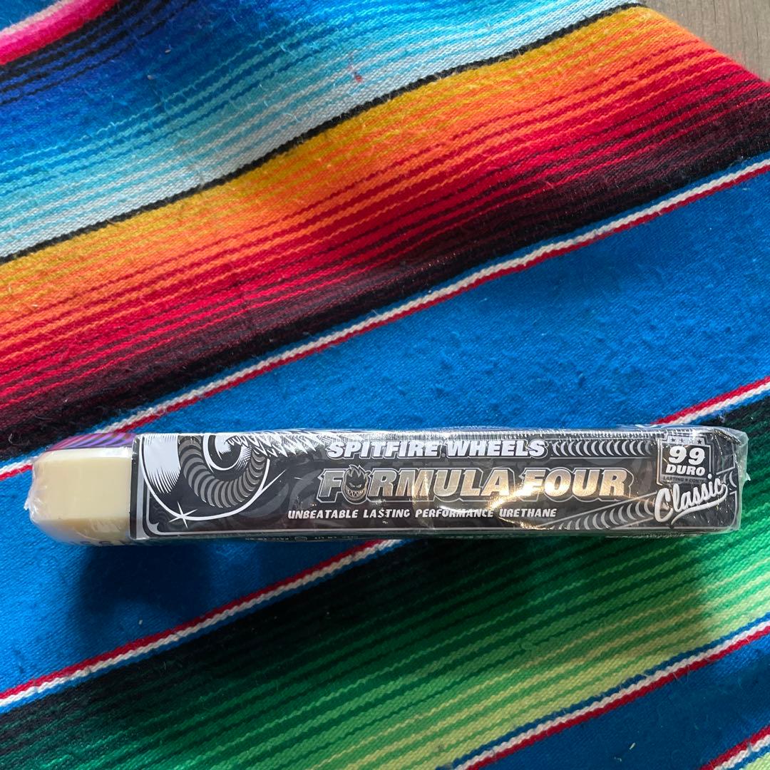 Spitfire フォーマル4クラシック58mm99aウィール 定価9,630